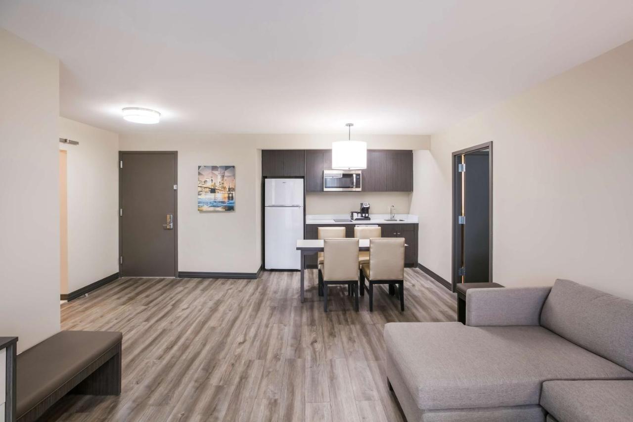 Best Western Plus Executive Residency Bronx Нью-Йорк Экстерьер фото