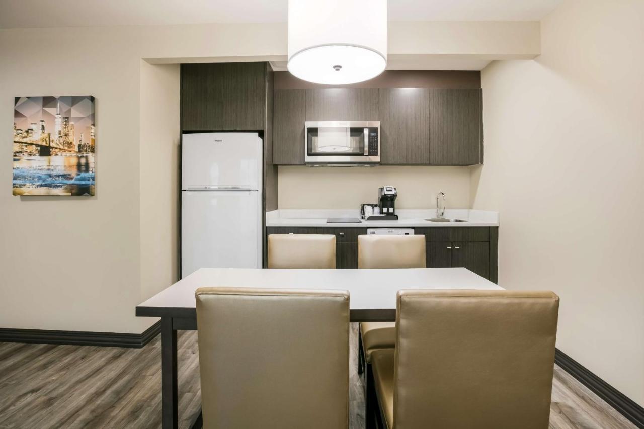 Best Western Plus Executive Residency Bronx Нью-Йорк Экстерьер фото