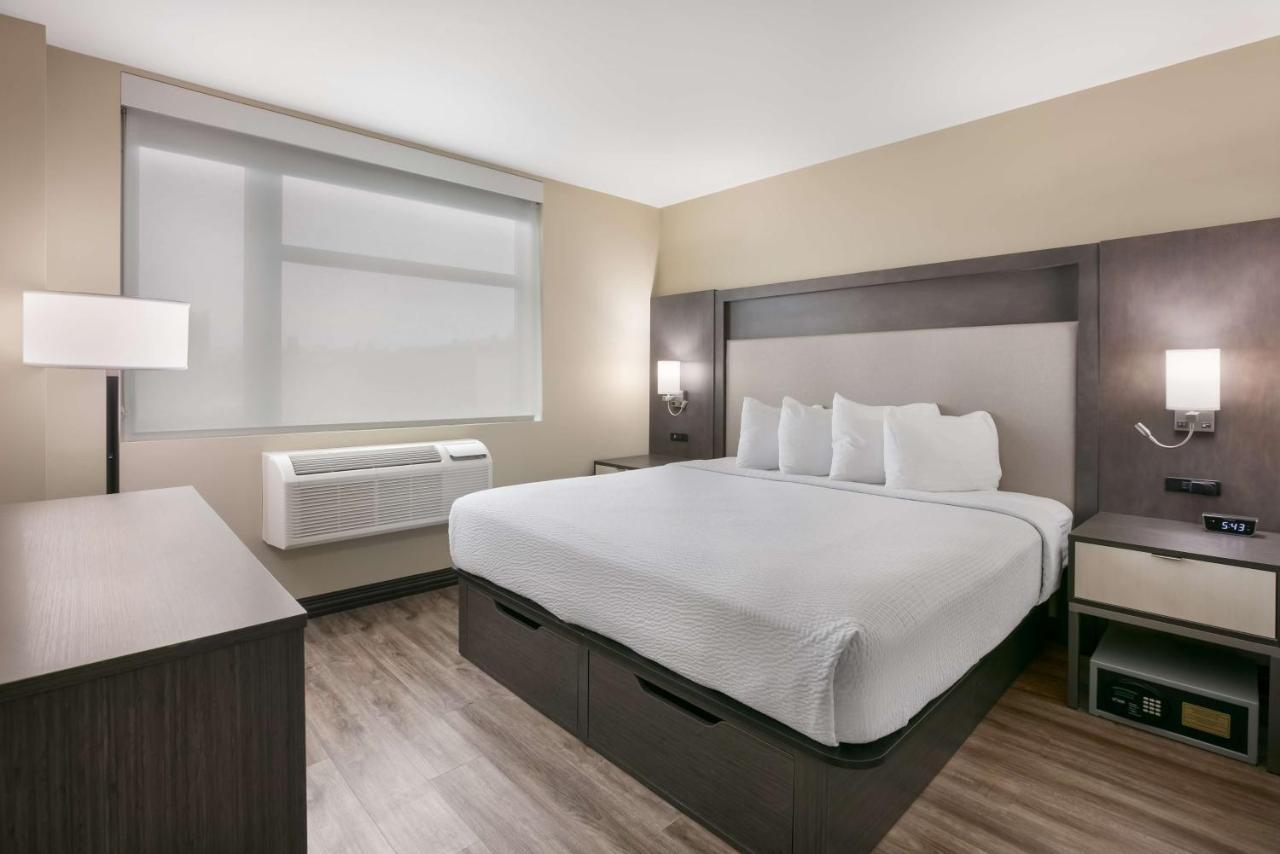 Best Western Plus Executive Residency Bronx Нью-Йорк Экстерьер фото