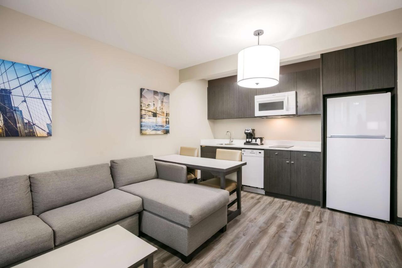 Best Western Plus Executive Residency Bronx Нью-Йорк Экстерьер фото