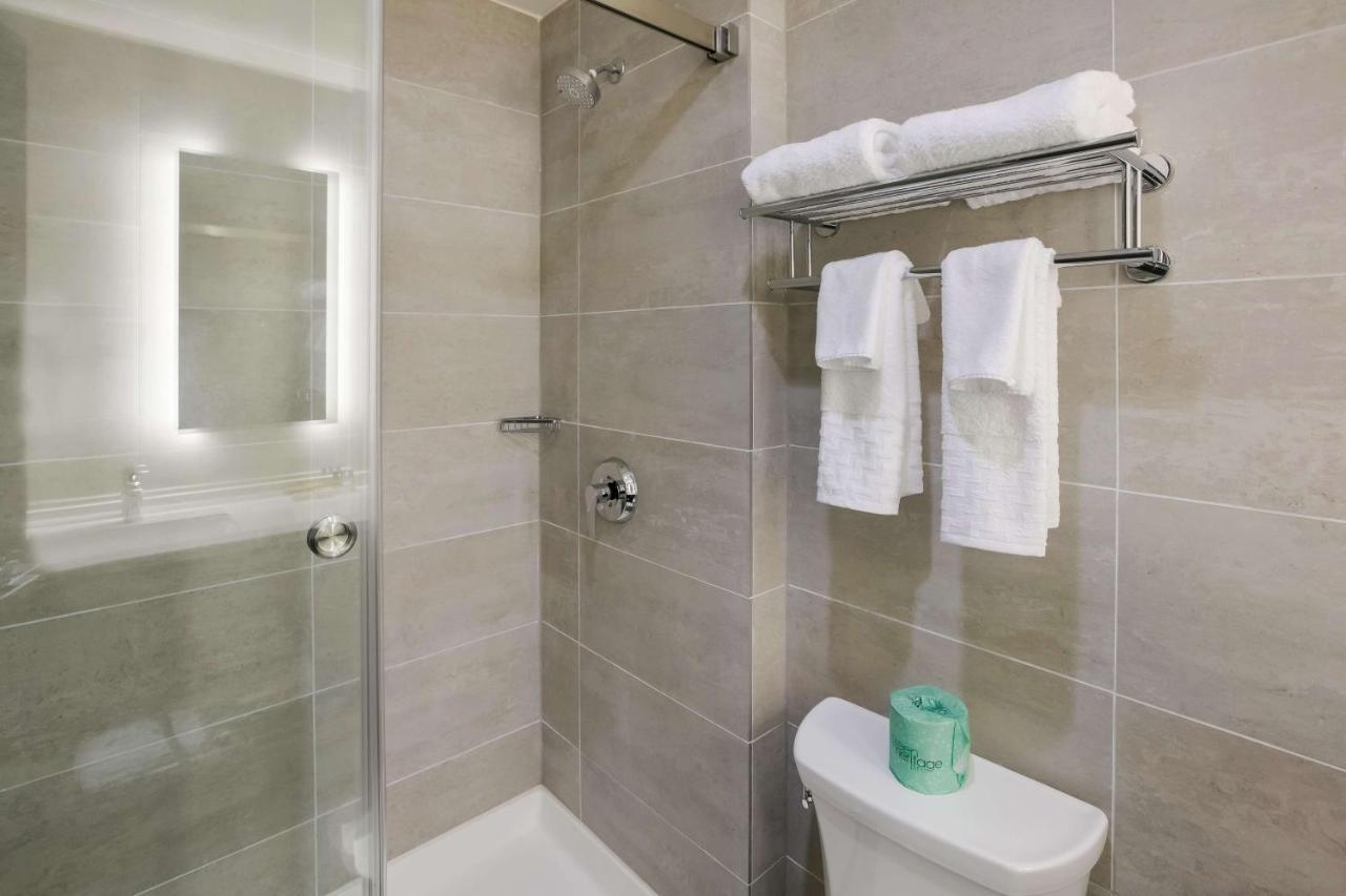 Best Western Plus Executive Residency Bronx Нью-Йорк Экстерьер фото