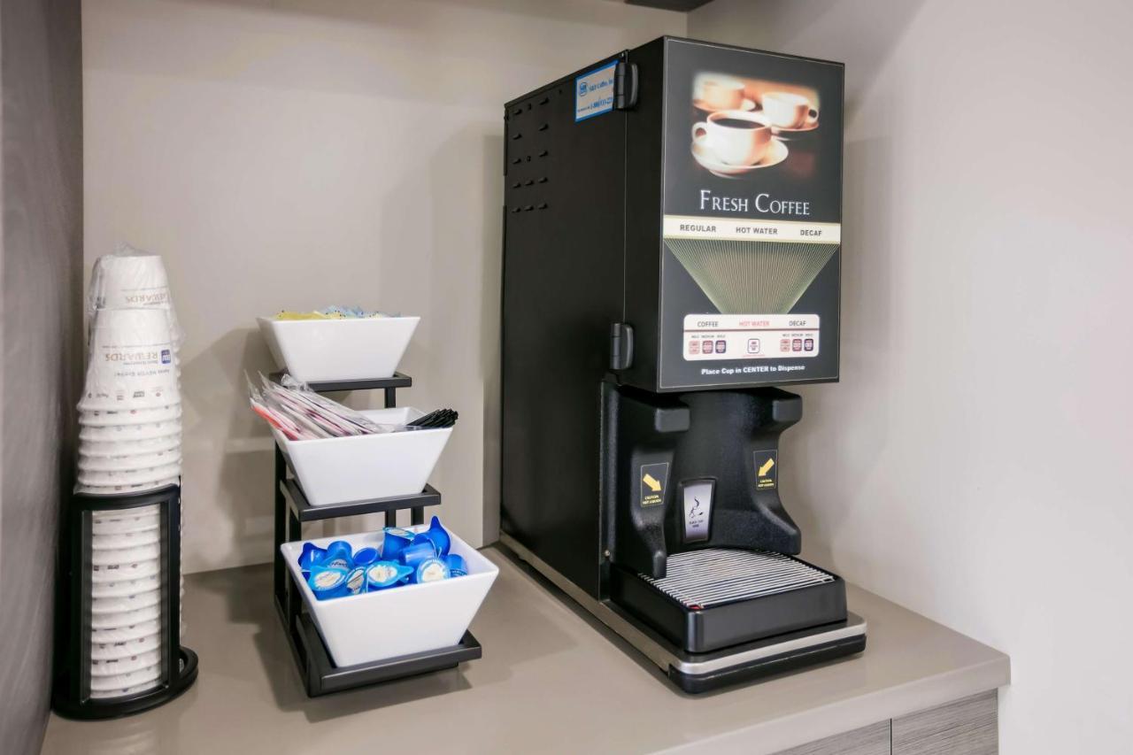 Best Western Plus Executive Residency Bronx Нью-Йорк Экстерьер фото