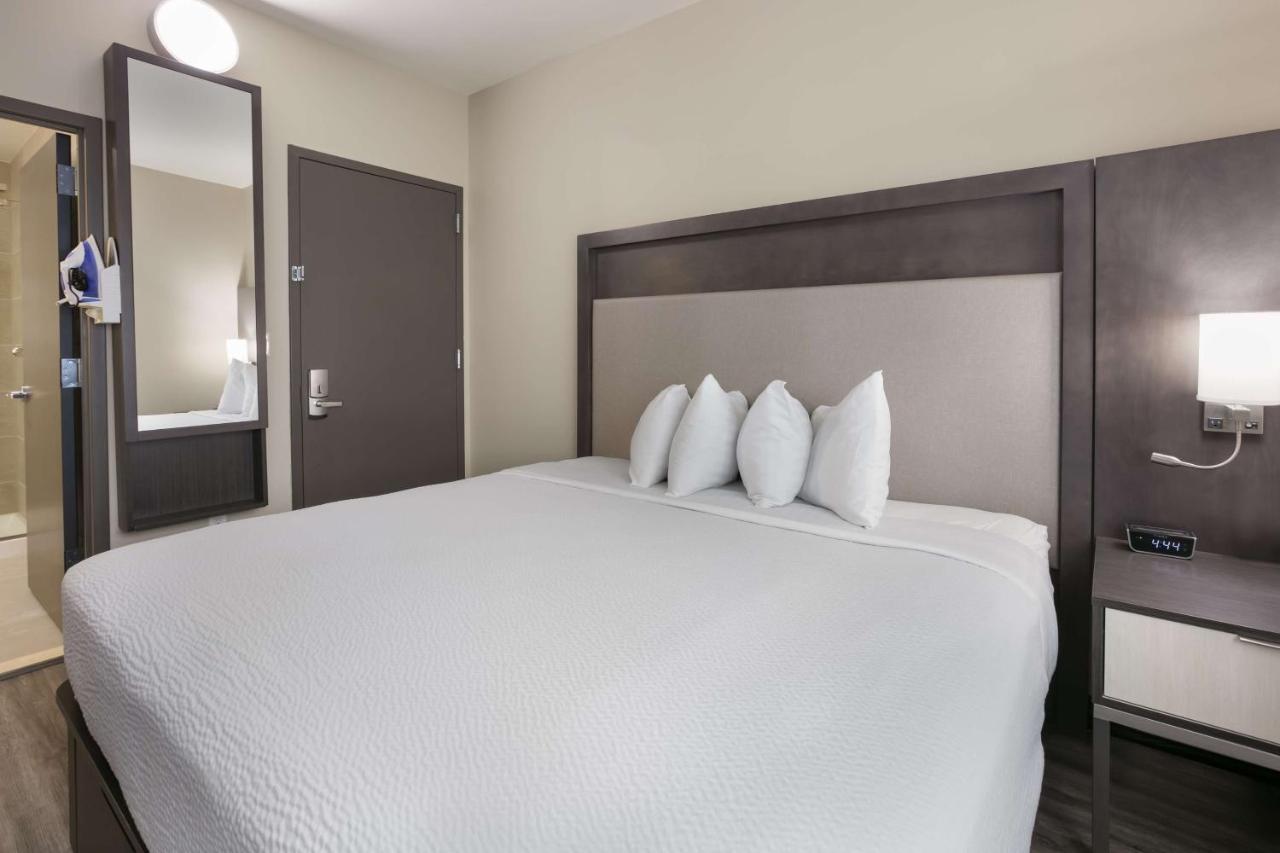 Best Western Plus Executive Residency Bronx Нью-Йорк Экстерьер фото