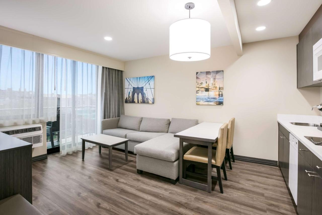 Best Western Plus Executive Residency Bronx Нью-Йорк Экстерьер фото