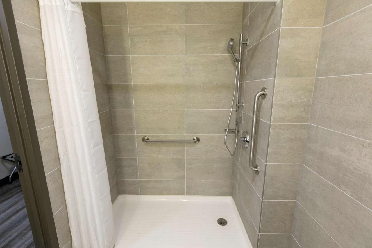Best Western Plus Executive Residency Bronx Нью-Йорк Экстерьер фото